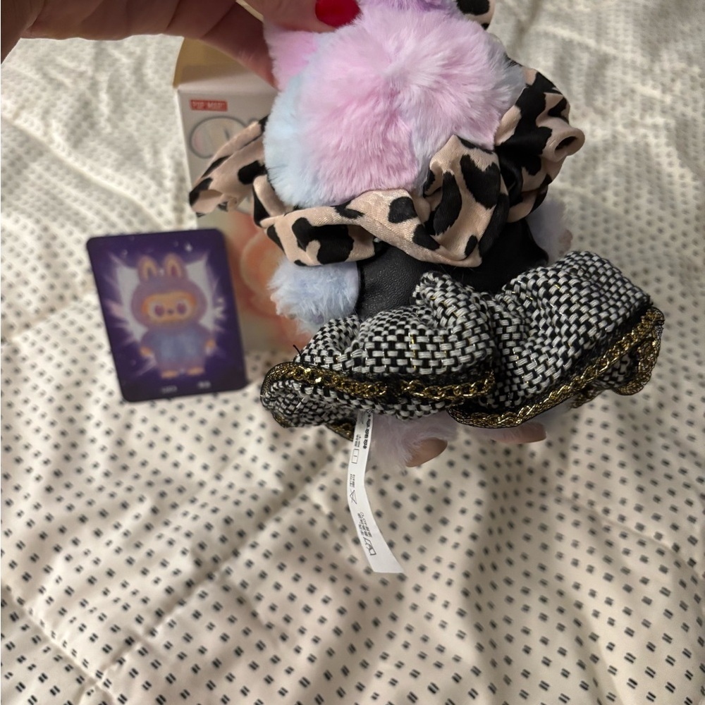 : : POP MART BIG INTO ENERGY CUSTOM LABUBU : : - Picture 4 of 16